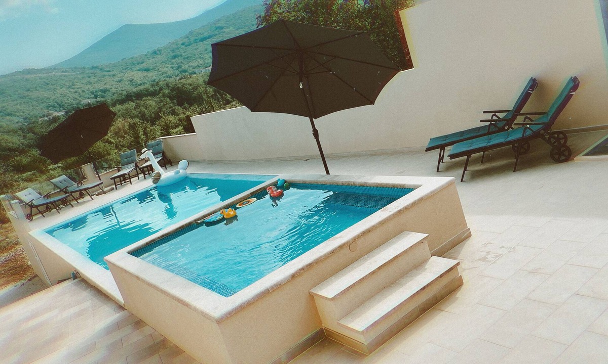 Podbablje Villa | Cozy Villa For Perfect Vacation - XXL Pool - 4 Bedrooms with AC - WiFi
