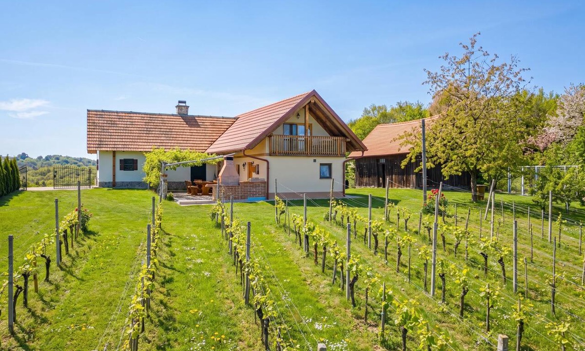 Ljutomer House | Deer's Hill - Sauna, Hot Tub, Garden, Mala Nedelja, Slovenia