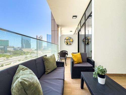 Abu Dhabi Apartment | Designer Choice - Huge Balcony - 3 min walk to ADGM - Cleveland - Galleria