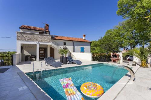 Mugeba Apartment | Dolce Vita Apartments with Heated Pool