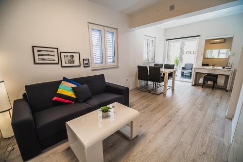 Vodice Apartment | Downtown Park Apartments with Balcony