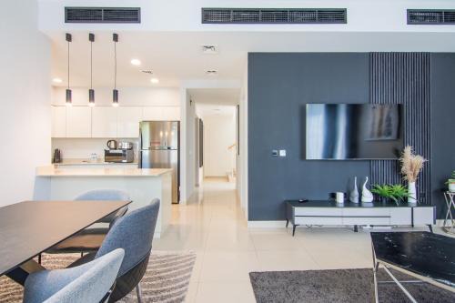 Dubai Villa | Elegant 4 bedrooms plus maid Villa in the Heart of Dubai Hills