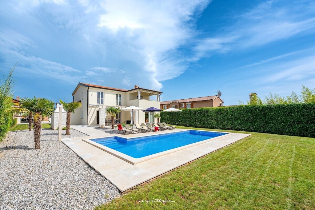 Labinci Villa | Elegant villa with private pool near Porec