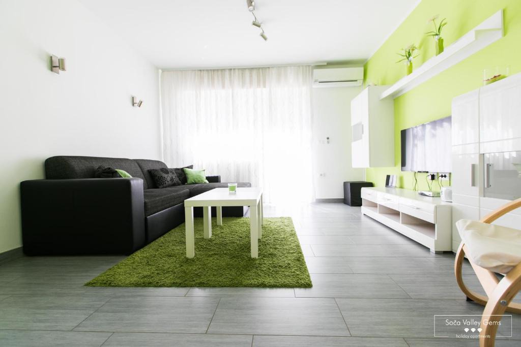 Volarje Apartment | Emerald Soca Apartment