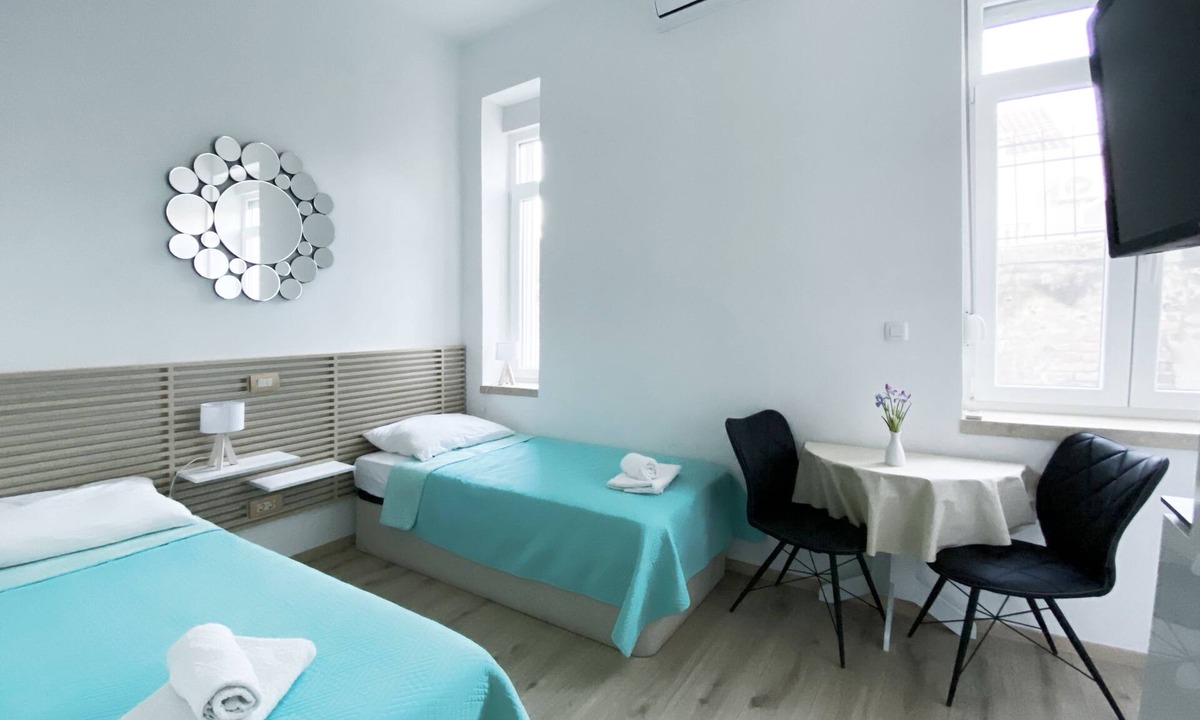 Split House | En-suite Iris on Rokova Street