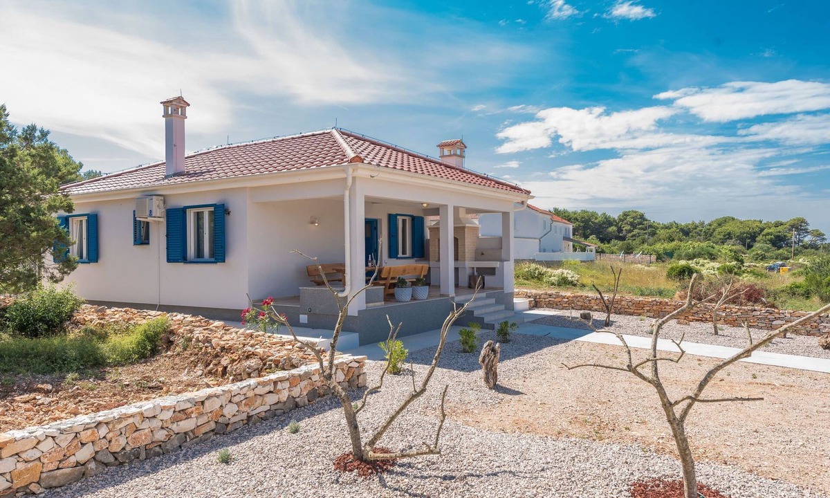 Dragove House | "Ena" mit Blick auf das Wasser by Interhome