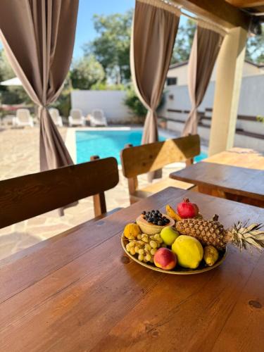 Kaldanija Apartment | EXTRAORDINARY Amna Home with 4 bedroom and pool!