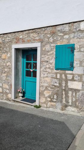 Komen Apartment | Family Apartment & Studio in Village Center