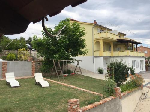 Mundanije Apartment | Family-friendly apartments with swimming pool Palit, Rab - 16330