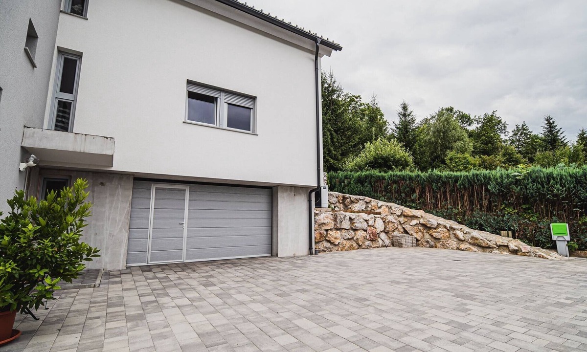 Preddvor Apartment | Family-Friendly Mountain Paradise Residences - Two Bedroom Apartment with Terrace