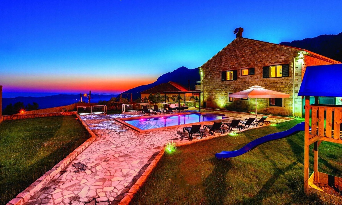 Dubravka Villa | Fantastic Dubravka Villa | Villa Pave | 6 Bedrooms | Stunning Rural Views | Pool Table