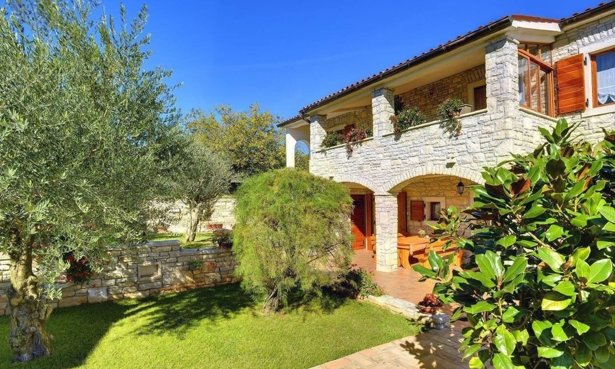 Rakalj Apartment | Flat in Rakalj with large garden and panoramic views
