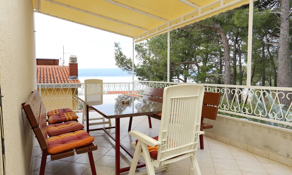 Duce Apartment | Four-bedroom apartment with terrace and sea view Duće, Omiš (A-2829-a)