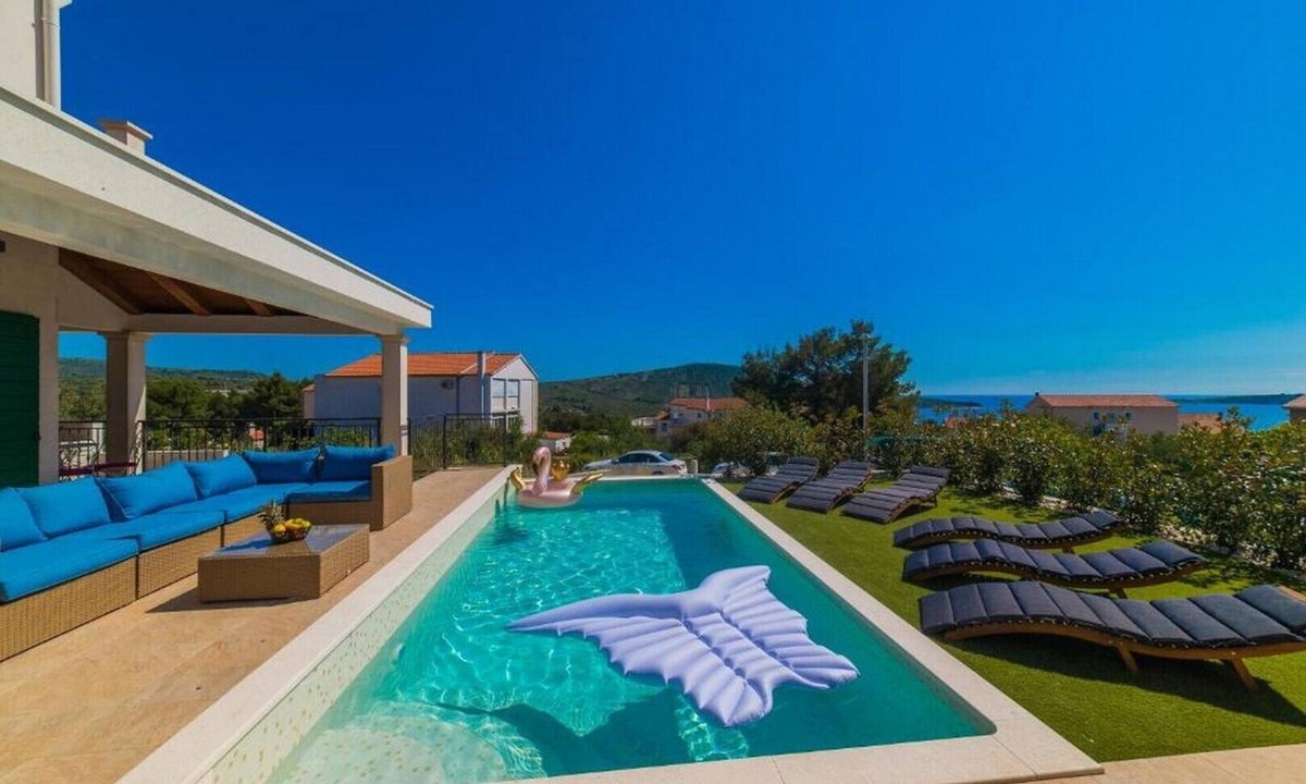 Primosten Villa | Four Bedroom Luxury Villa