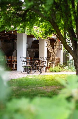 Palic House | Gaia's Garden - Traditional Slow Living Farmhouse