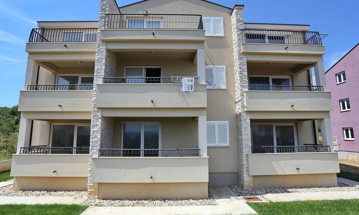 Dobropoljana Apartment | Gemütliche Ferienwohnung Prizemlje by Interhome