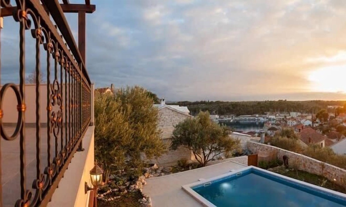 Milna (Brac) Villa | Glorious Villa With Beautiful Views And Pool