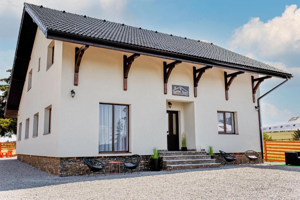 Toplita Villa | Golden House Banffy