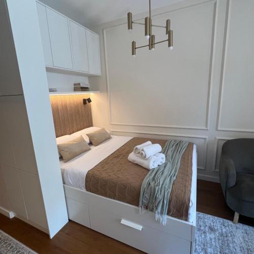 Grbavica Apartment | Golden Olive Boutique Studio Apartment with Private Parking