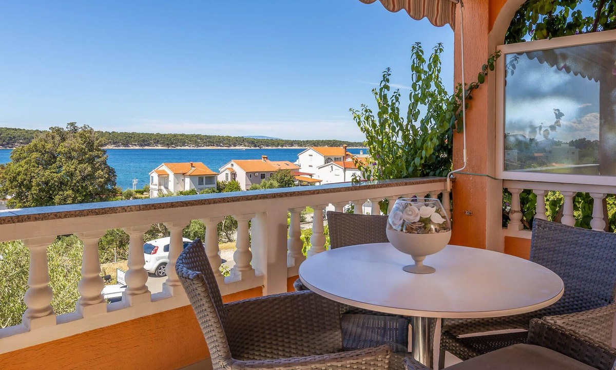 Rab Apartment | Gorgeous apartment in Barbat na Rabu