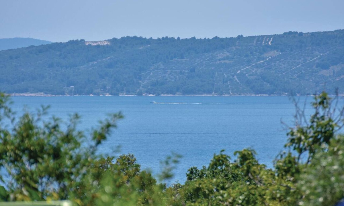 Kastel Luksic Apartment | Gorgeous apartment in Kastel Luksic
