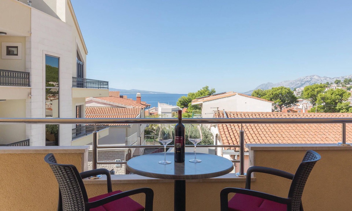 Baska Voda Apartment | Gorgeous apartment in Baska Voda