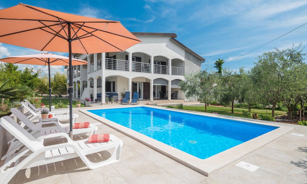 Nova Vas Apartment | Gorgeous apartment in Novas Vas with WiFi