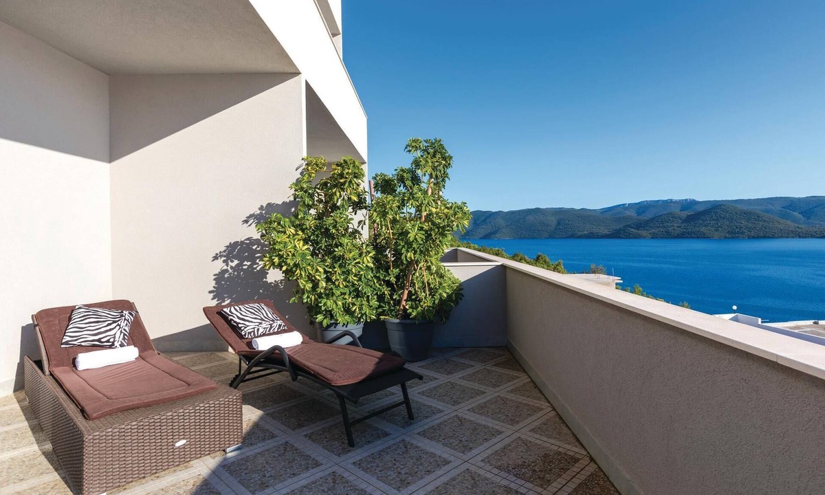 Komarna Apartment | Gorgeous apartment in Klek