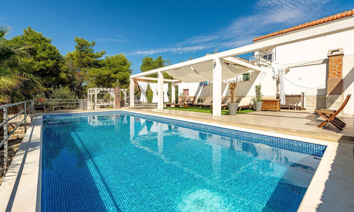 Vir Apartment | Gorgeous apartment in Vir with WiFi