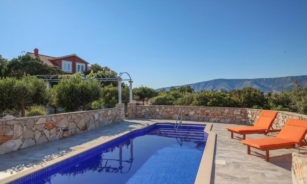 Cove Basina (Jelsa) House | Gorgeous home in Basina