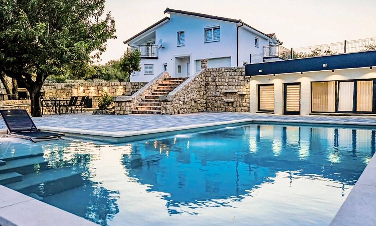 Knezovici House | Gorgeous home in Postranje
