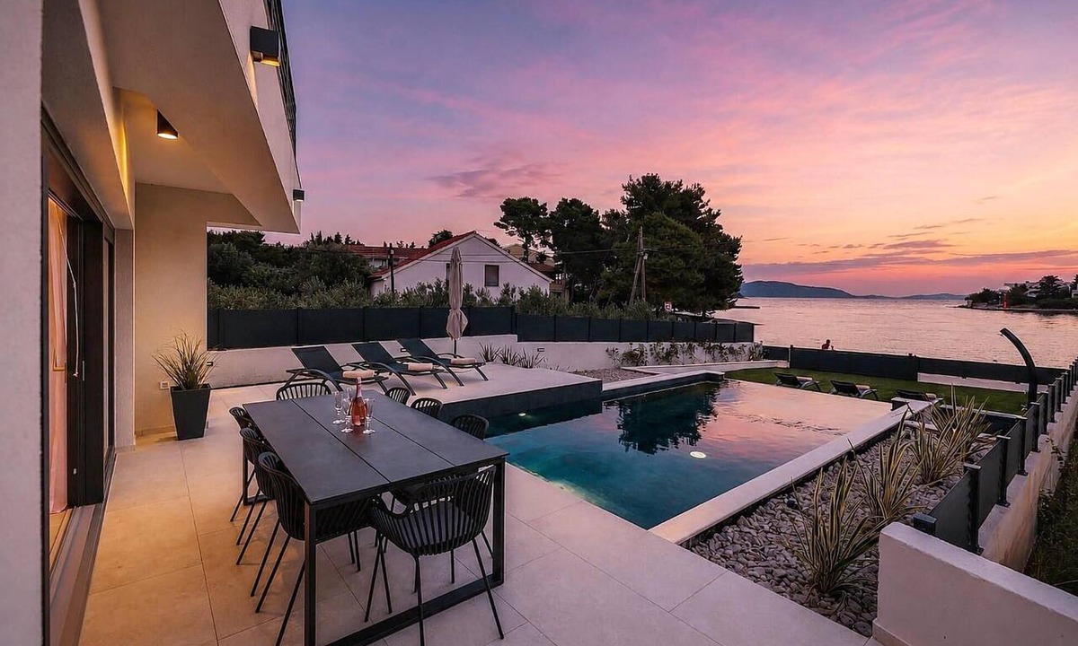 Iz House | Gorgeous home in Veli Iz
