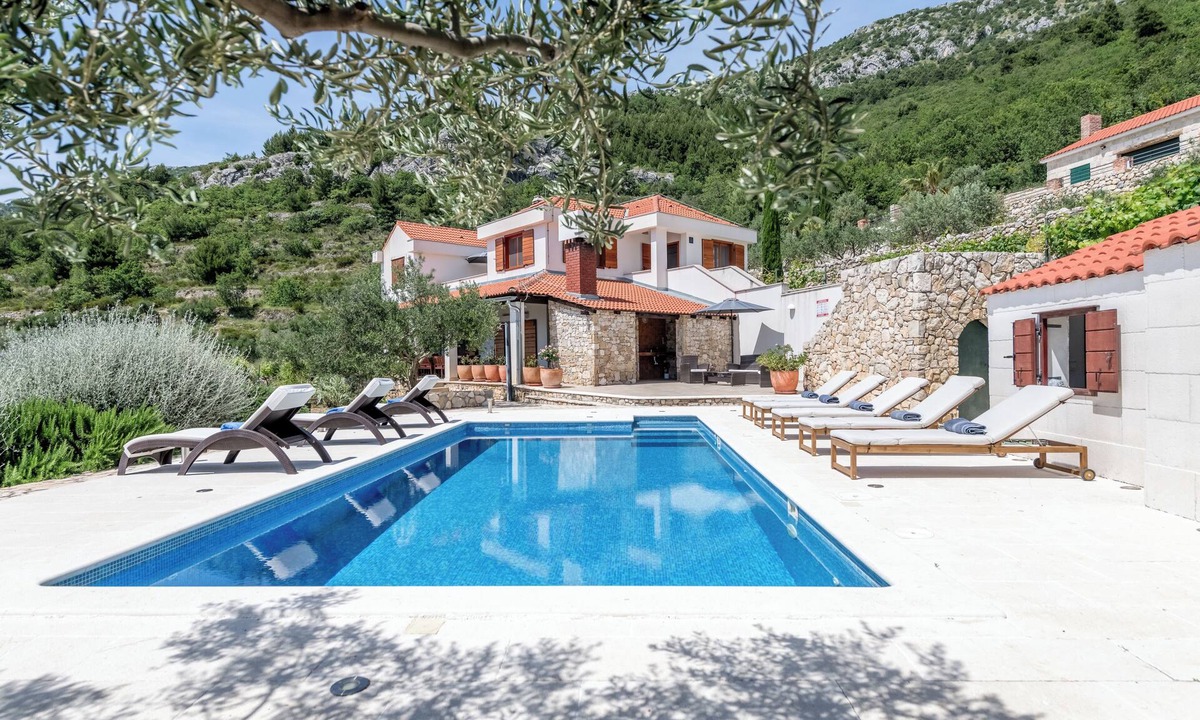 Kastel Kambelovac Villa | Great Sea View - Luxury Villa Bobica Split With Private Heated Pool