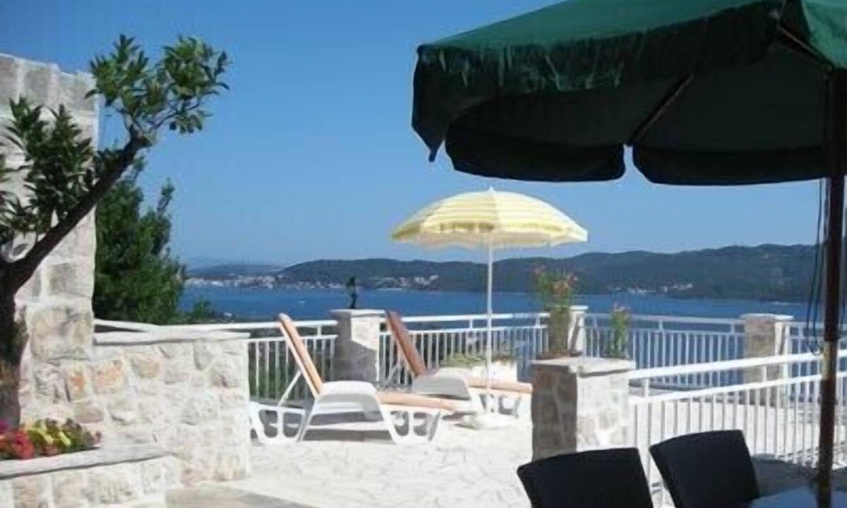Viganj Apartment | Great sea views, large terraces, private pool - private use