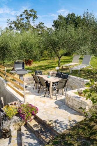 Vardica Apartment | Green retreat in Gornji Picudo