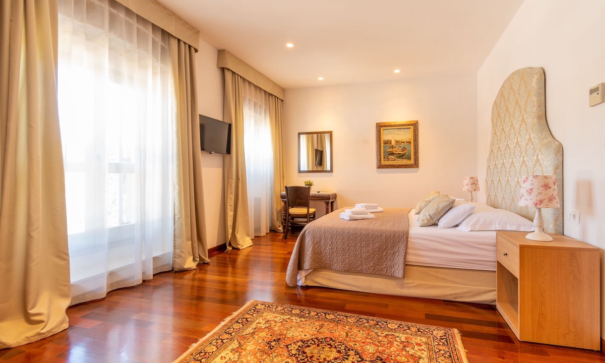 Stari Grad House | Heritage Villa Apolon