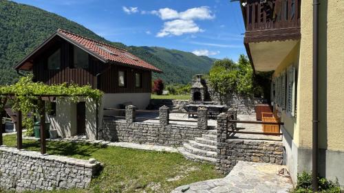 Kamno House | Hisa Betin 4 bedroom Holiday Home in Soca Valley