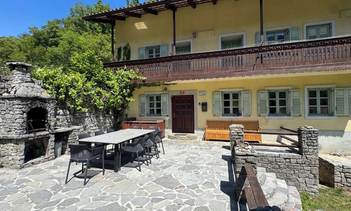 Kamno House | Hisa Betin, charming country house on prime location with 4 bedrooms, 2 bathrooms.