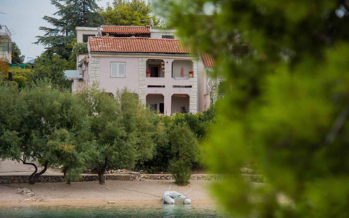 Grebastica Apartment | Holiday apartment 10 m from the beach