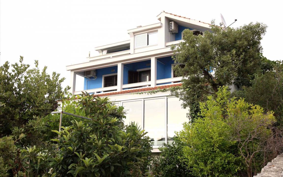 Sevid Apartment | Holiday apartment 10 m from the beach