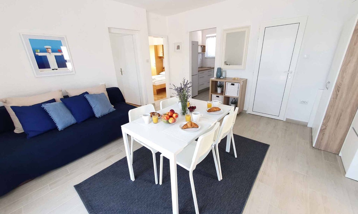 Municipality of Trogir Apartment | Holiday apartment 80 m from the beach
