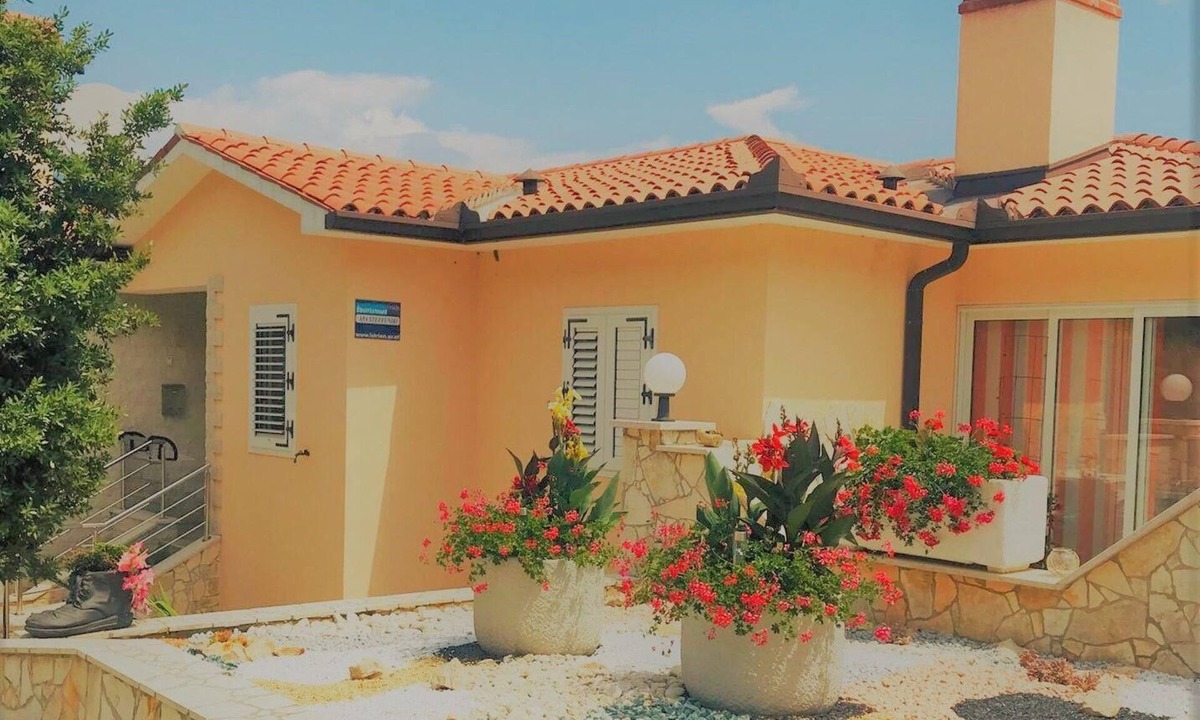 Ravni House | Holiday apartment Ravni for 1 - 4 persons with 2 bedrooms - Holiday house
