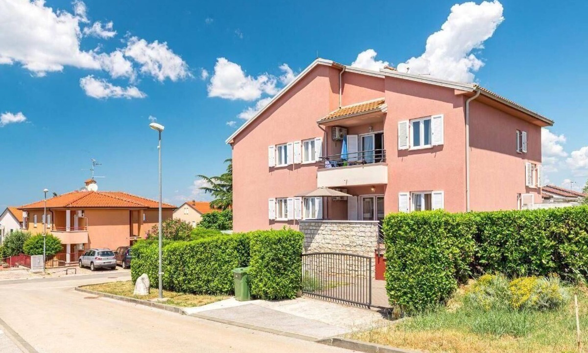 Dajla Apartment | Holiday apartment Villa Pinta with a large garden