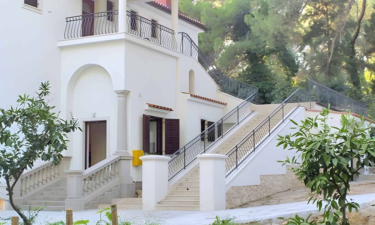 Holiday Terrace | Cove Murtar