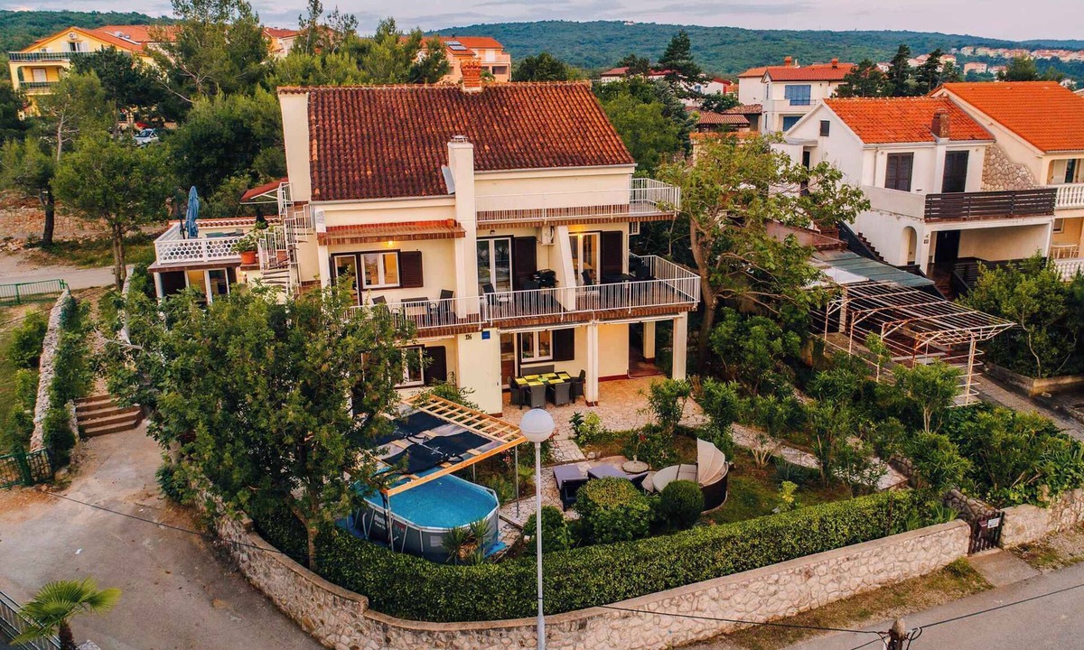 Klimno Apartment | Holiday apartment with sea view and pool