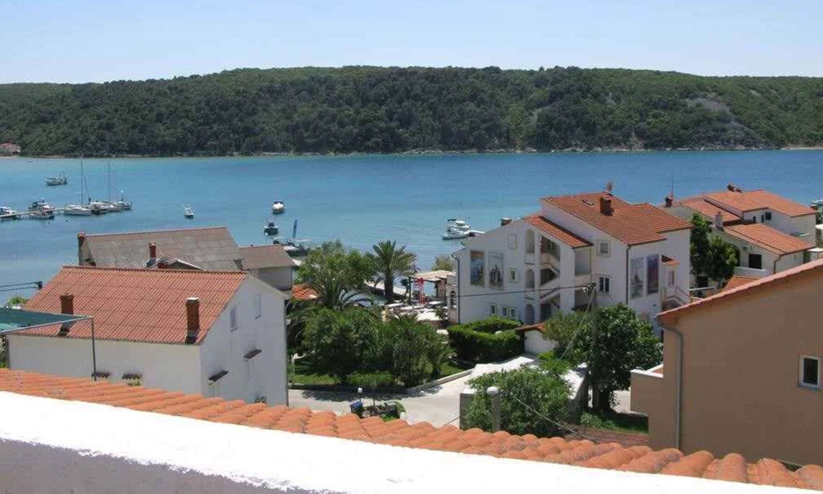 Kampor Apartment | Holiday apartment with terrace and air conditioning