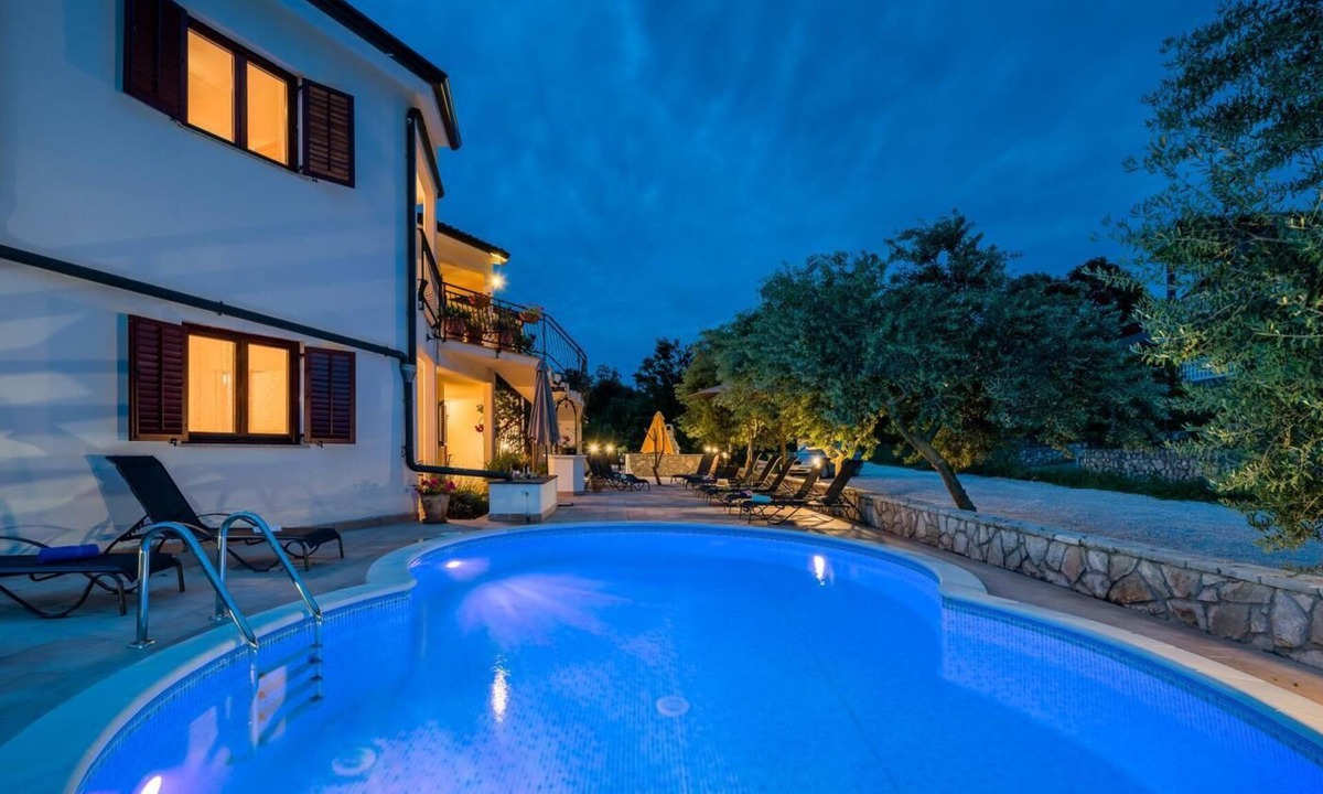Drenje Apartment | Holiday flat with sauna, sea view, whirlpool and heated pool