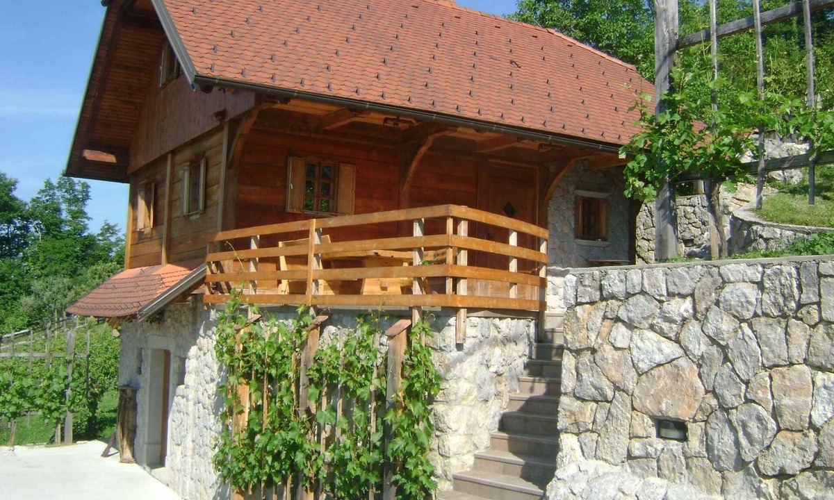 Srednje Grcevje House | Holiday home by the vineyard, rustic, with fireplace