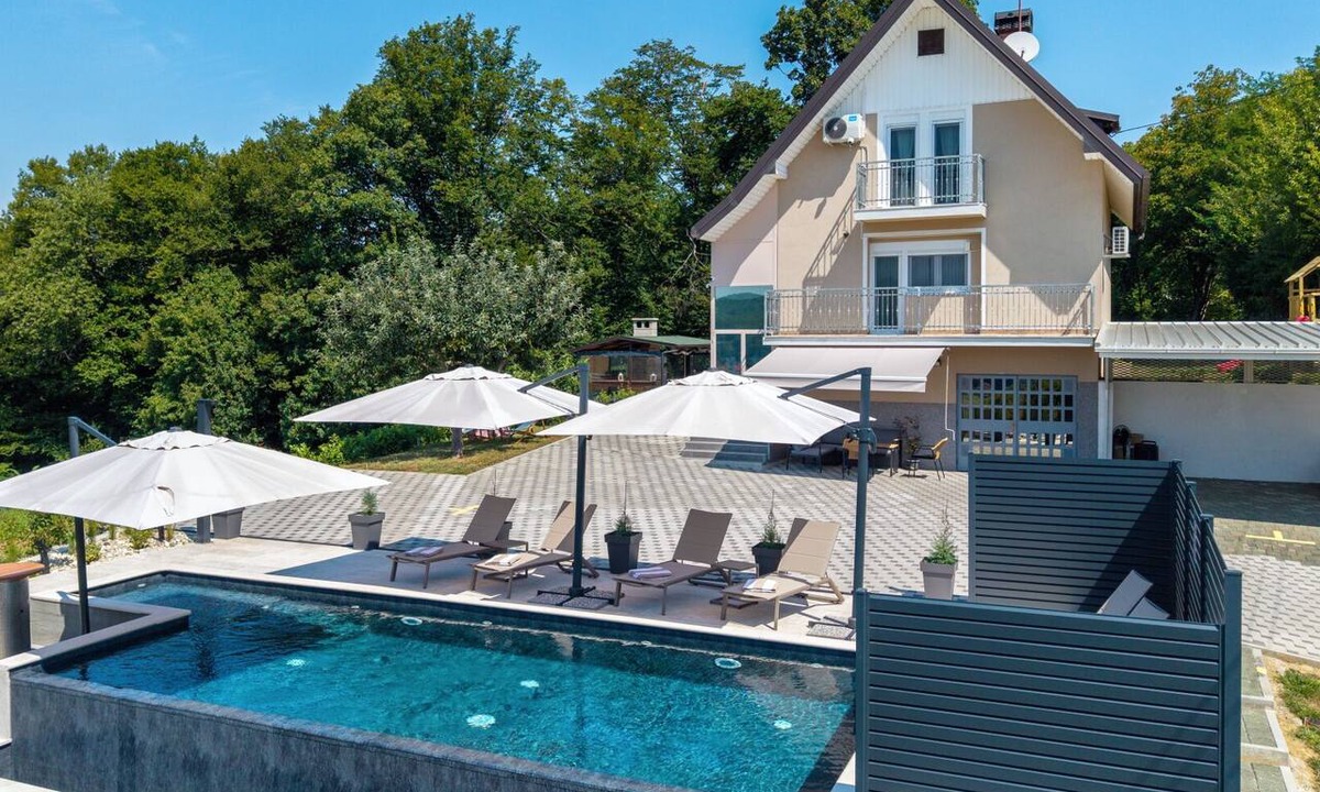 Ljubescica Villa | Holiday Home Cerine Hill by Villas Guide