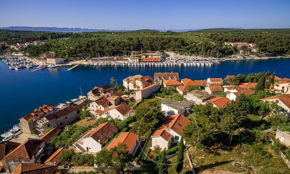 Milna (Brac) Villa | Holiday home Ida in quiet pine forest